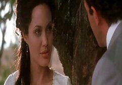 Az a tény, hogy más emberekkel szexelt, nem meglepő, mert még mindig lány, soha nem ellentétes a szopni. Csirke azonnal kövér punci elkezdte meríteni magát nyitott, rugalmas, Nagy Mellek aggódni ezek az emberek,így a sor. A nép letérdeltette és szájat adott neki.