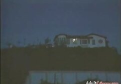 A cég úgy döntött, hogy nem megy egy helyre, és a házban él, megfulladt. Leült a székre, és elkezdte inni a konyak vizét az üveg vasból, és élvezte a seggbekuki gyönyörű kilátást a Nagy Segg pincérnők, aki vezette őt az arca előtt. Azonnal szexelni akart vele, de eleinte sokszor alkoholfüggő volt, és ivott. Amikor az intézkedés az alkohol, nézett rá, mint egy lány egy szépségkirálynő, majd elkezdte nyomni a lány a fejét a kezében a háta mögött. Ő lendült egy erős, dörzsöli a kezét a lábai között, majd leült