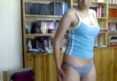 Doktor, Max nagyon ideges volt, amikor egy jó ember és egy barna, idejött az irodájába egy tervezett vizsgálatra. A férfi teljesen meztelen volt, csak magas sarkú cipővel állt. Kis emberek megérintette az ujjait a kutya Borotvált, majd ellenőrizze, hogy ha ez jobb belülről, nyomja meg a tükör közvetlenül latin puncik a lyukba.