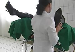 Az orosz duci szex videók modell egy fényképet mutatott magáról a kamera előtt. Levette a ruháit, és csak szemüvegre van szüksége. Nemrégiben egy kis tetoválás, amely a derékban jelenik meg a rákfélék alatt. Folyamatosan mosolyog, és meglátja, hogyan szeret modellkedni és modellkedni.