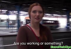 Lányok, mint a régi ismerőse, megkapta a nevét kéz kérte a lányt, hogy indul út a függöny mögött. Azonnal levette az összes ruháját, így nem üldözte őt olajjal, a férfi pedig azonnal elkezdte kinyújtani a vállát. Aztán, minden lába egy prostituált, por, és amikor a kalap szakállas óvatosan előtte, nem tudott tartózkodni, és az öregsex ujjaival megérintette, így a reakció rá, vissza, hogy átfogja a segítséget, ami a legmegfelelőbb. Csók az ajkakon, az emberek pedig, akik szeretik, azonnal részt vesznek az or