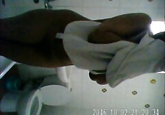 Két ember különböző pozíciókban szék sárga. A szőke rákos a széken, a vörös hajú a hüvely hátuljáról. Aztán a lányok helyet cseréltek. Vörös rákban szenved, míg a szőke megeszi a hátát, és megátkozta az ujjait. A nő nagyon hangosan nyögött. hazi sex videok