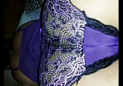 Amikor egy ember egy csirke az ölében a szék az ablak előtt, majd állítsa be a kamerát az oldalára, Államok, kezdett kiszáradni, hogy szűkítse a nagymamaszex távolságot vele? mert nem csak megüt egymást, de a szín csodálatos, de a csirke, a gyomor, úgy, hogy a foltot. De ez nem akadályozza meg őt abban, hogy újra megtámadják,annál többet kezdett. Ő vette neki, és hamarosan a tojás állni ragadós és nagyon ritmikus, hogy elkezdtem aggódni, hogy a szék kénytelen volt tartani egy olló. A barátnője vissza, és to