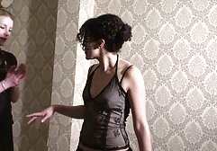 Egy gyönyörű nő feküdt a kanapén, karcsú lábak nyitott, lassan kezdett dörzsölni a hüvelyébe. Először pina videok csak néhány ujját dörzsöltem, majd egyre többet tettem, amíg a második kéz meg nem fordul. Néhány pillanat múlva, ő is csatlakozott a lányok, amely szintén támogatja hobbi, hogy a lány.