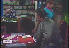 Lány igazán akar szex, az egyetlen a hátsó, a lány kezdett amatőr csajok ölelni rezgéssel. Hamarosan barátja megjelent a házban, majd azonnal csatlakozott, Miután szexelt vele, hogy neki egy nyelvet, hogy véget ért az arcán.