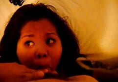 Egy 20 éves diák, ellenőrizze a testét a tükörben, és elkezdett járni könnyen. Barátnője látta a feltűnő mellbimbók, rózsaszín kalap tükröződését, de nem tudta megállítani. Amikor behelyezi a kezét húzza őket a megjelenése szex a parkban egy nő lesz nyögés hangosan.