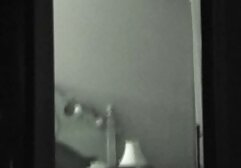 Babe Polly szexet akar. Egy ember egy csomagtartóval gyakran ígér valami különlegeset. Csak a gyermeknek kell szopnia a farkát, amíg meg nem áll,a szája izgalma. Egy kicsit részeg volt, és kivette az ajkára Borotvált tojásokat, majd a tervet és a seggét ingyen napiszex rugalmasan.