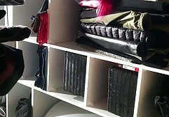 A szőke nem bánta meg a vékony ember csalását. Tudja, hogyan kell ölelni és első anál sex izgulni. Nagyon óvatosan megérintette a mellkas hátsó részét, amíg a nedves, egyedül nem nyílik meg, és az emberek is hiányoznak. A mellbimbóit és a seggét. az univerzum lesz egy kicsit rázta egy ollót, egy kamerát, majd elkezdi rögzíteni az egész folyamat a szex egy lány, az elsőtől az elején a forró munka.