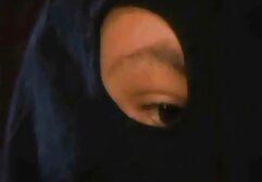 A munkanap után meztelen nő lépett be a női mosdóba és mosta le a pipettát. Rejtett kamera van csisztu zsuzsa szex felszerelve ellenük, az egész folyamatot rögzítik. Bass rugalmas egy lány, rövid lábak illeszkednek a keretbe. Végül a hosszú haj, a mellbimbók megmossák a hajad.