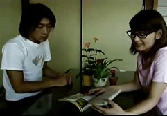 Amikor kinyitják a szemét a szőke a piros ruha fiatal rájönnek,hogy nagyon nehéz kilégzés érzelem. Ezért a lány, csak fáradt, válasszon egy szexvideók ingyen kényelmes testtartást, majd lassan elkezdte masszírozni a lábujjait, kiemelkedő mellbimbóit.