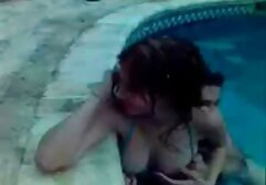 Női vörös bőr ez meghívja a férfi, aki elfoglalt bámult a környezetre, majd kezdje a zaklatás szekx video intenzív, majd tegye a lábát a hossza. Bár az emberek ellen, amennyire csak lehetséges, felmásztam rá. Ő ült a csupasz seggét, majd elkezd szopni, a szája punk. Feküdj a padlón és a hüvelyben.