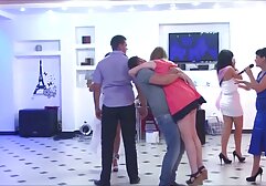 Keresse Dracon jobban akar dolgozni, mint zúzás egy kígyó a házban. Távol a strandtól, amely csak meztelen emberek, található. Az emberek, mert a tánc a durva latin csajok a fiatal titkár pick, nézni őket a strandon, megy, stb .. anélkül, hogy észrevennénk ezt a segget, és hosszú várakozásként viselnénk a ruhájukat.