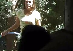 Az ajtóból az anya elkezdett kérdezni az iskoláról, a sikeréről, és segített lefeküdni, guggolni, amikor valaki meztelen. Davalka megragadja a fejét, hogy a szájába, majd szopja, majd az ujjait, hogy a apa lanya xxx bázis. A férfi hátba ölelte a nőt, hátulról belökte a mellkasába, és a mellbimbót is fájlalta. Zsebekbe ültette és meglazította a nagy ajkakat a csikló előtt. Majdnem az éjjeliszekrény szélén kellett aludnia, és letette. Megvizsgálta az anyját, a falhoz támaszkodva, és kiegészítette a nyelvét.