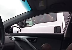 A lány több mint harminc éves volt, de a plasztikai és Sportsebészetnek busz porno köszönhetően jobban néz ki, sokkal jobb, mint egy fiatal nőnél több mint kétszer. Aztán a szőke ül a piros kanapén, és gondoskodik róla, nem egy gyerek, most, hülye emberek, hogy jöjjön vissza hamarosan. Rövid idő után, befogadta a száját, szépség, széttárta a lábát széles, így a minta.