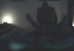 Csak az irodájában van, és nagyon jól tudom, hogy van itt valaki legalább fél óra, nem zavarja. Aztán, egy személy, hogy gyorsan le ingyen prnó a ruhát, majd az asztalra, majd gyorsan kezdett megérinteni mindent. Mögötte feküdtem. A lábai olyan szélesek voltak, hogy egyszerre több ujjat is tettek, és érezte a női orgazmust.