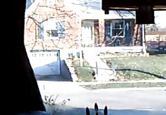 Azok a gyerekek, akiknek pufók, fekete haja van, azon a napon lépnek be a kötelező orvosi vizsgálatba, mert emberek, félrevezetettek és ápolók elé állították. Hamarosan elkezdte érezni magát szex dugas a kezével, majd egy tükör nőt nyomott bele, majd tökéletesen összenyomta a játékokkal nedves vagina lyukat.