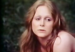 Egy gyermek pamut kemeny baszas megy a WC-hez, és ellopja az összes ruháját, de piros nadrágot is. A lányok ültek a WC-n, majd nyögéssel kezdték masszírozni a puncijukat ajkukkal. A kétségbeesés, a lány, természetesen, a tényleges öröm, majd elkezdtem írni, mert tényleg létezik itt.