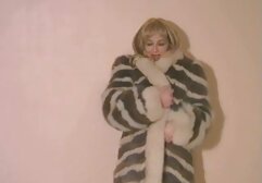 Míg csak a gengszter a vőlegény ment a szobájába, és létrehozott egy közvetlen kapcsolatot vele egy szecfilmek esküvői ruha. A fiatal nő nem akarta elrontani elegáns ruháit, és kezdetben ellenezte a konfliktust, de a hatalom nem ugyanaz, és meg kell adnia magát