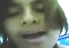 Gyönyörű fiatal lány úgy tesz, mintha meztelenül a képen. A magas szeksz videok sarkú cipő a karcsú lábaihoz van erősítve, dombot visel, Katie azonnal védőburkolatot akar viselni. Ez a show mell rugalmas, nagy papilla sötét, lassan simogatta a kezét.