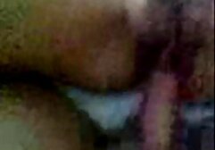 Az ember, aki nagyon sovány, reggel felébred, és megy a WC-hez. Miután az arcát a WC-be csomagolta, valami vicceset fed fel a hüvelyben, amely sima, terhesporno ujjaival maszturbál. Nagy hang, kemény, vonzó szőke szórakoztató, mint ez, amikor elkezdett írni, de ez nem tudta megállítani a hüvelyi.